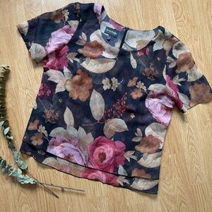 Floral Women's Top - Black and Pink Vintage